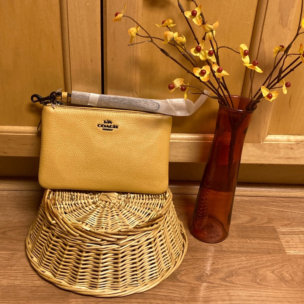 Coach small Pewter/Honeycomb wristlet.NWT